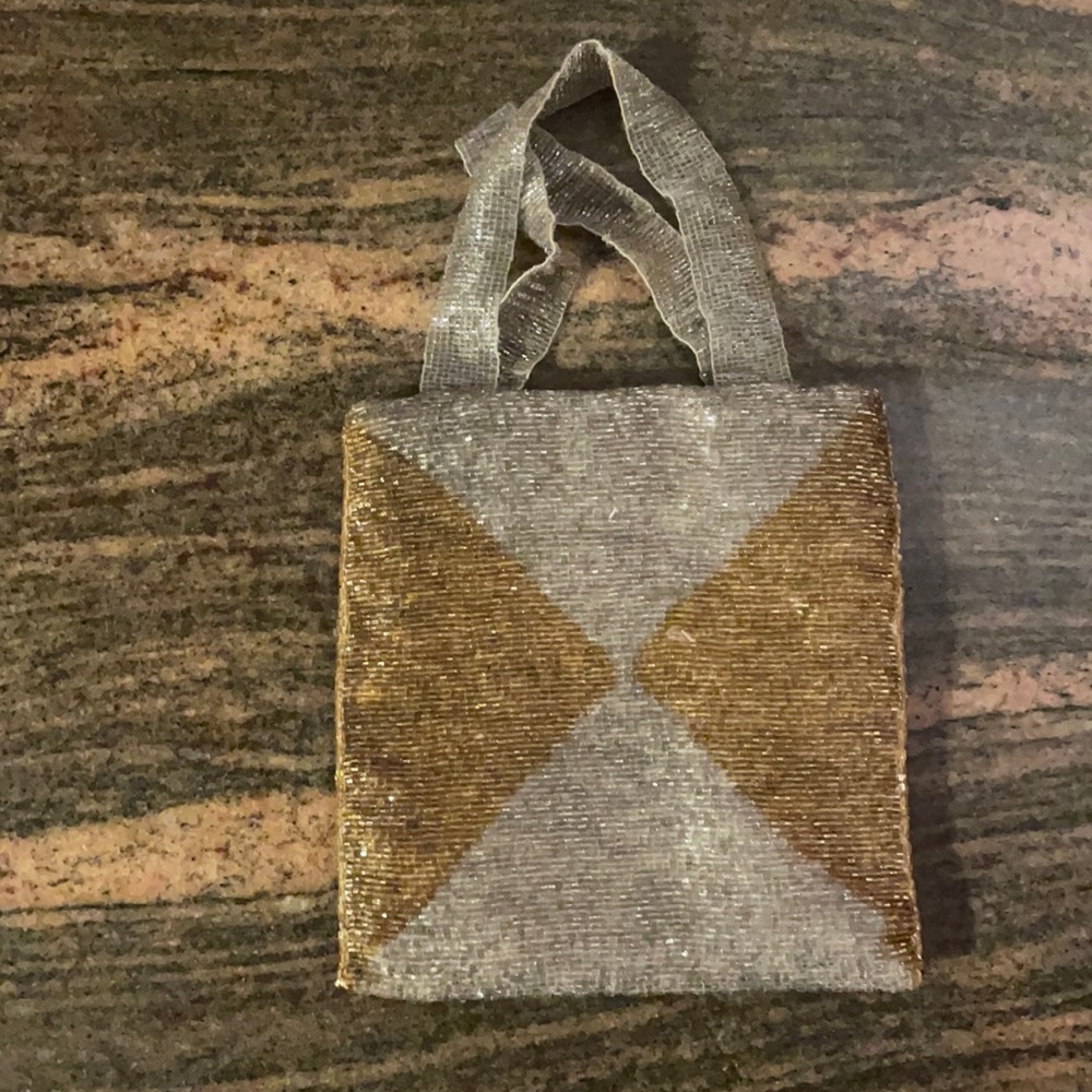Vieux Carré unique vintage beaded retro theater / evening purse